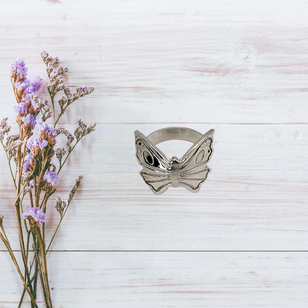 Polishing and buffing pure silver jewelry